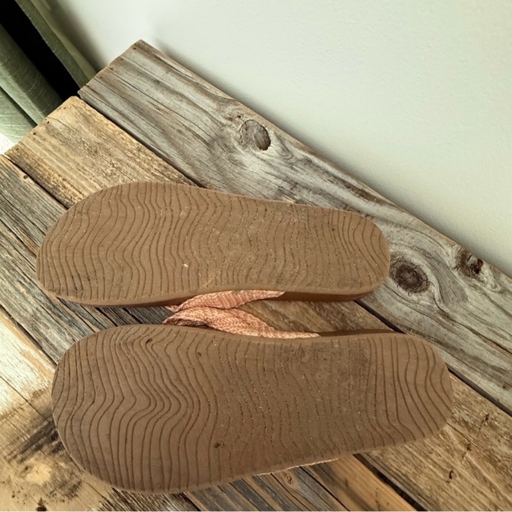 Reef Woven Pink and Tan Flip Flops - Picture 3 of 6